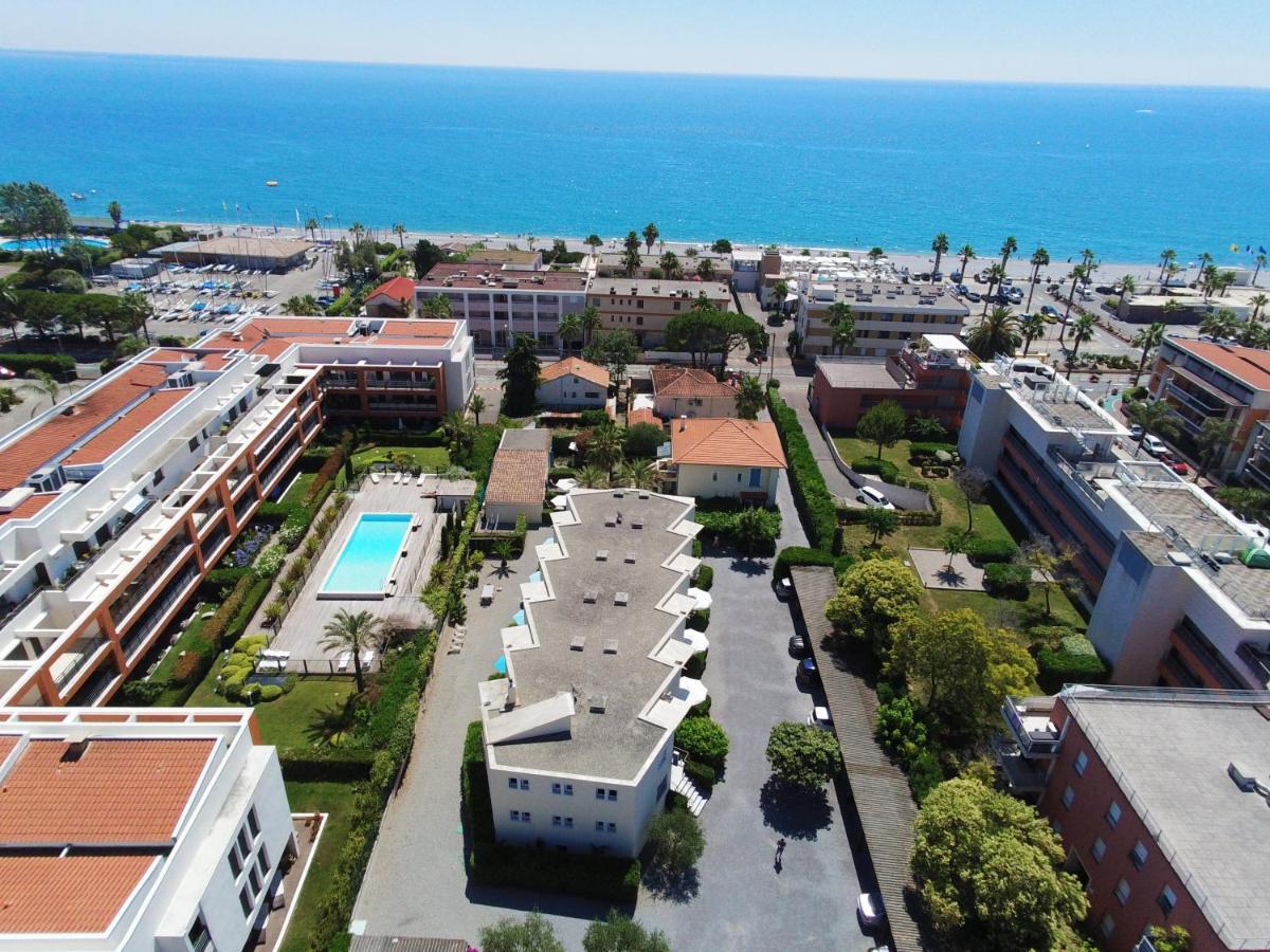 Hotel L'Etape Villeneuve-Loubet Exterior foto